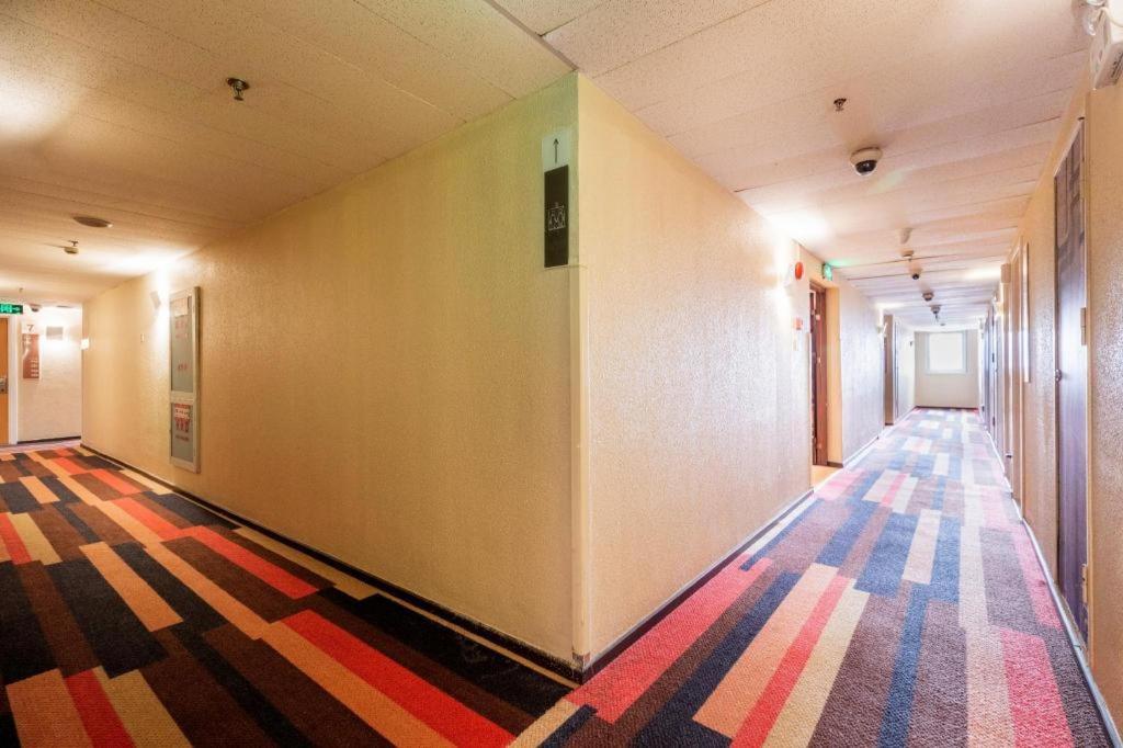 Hotel Ibis Expo Dongming Road Metro Station