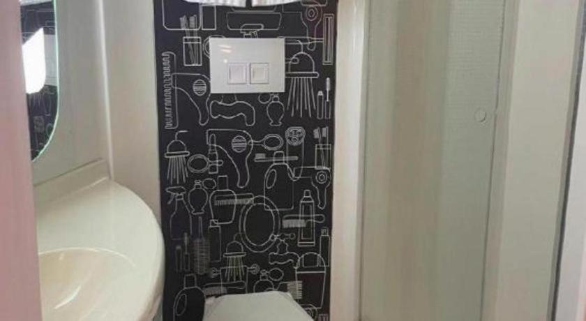 Hotel Ibis Expo Dongming Road Metro Station 3*